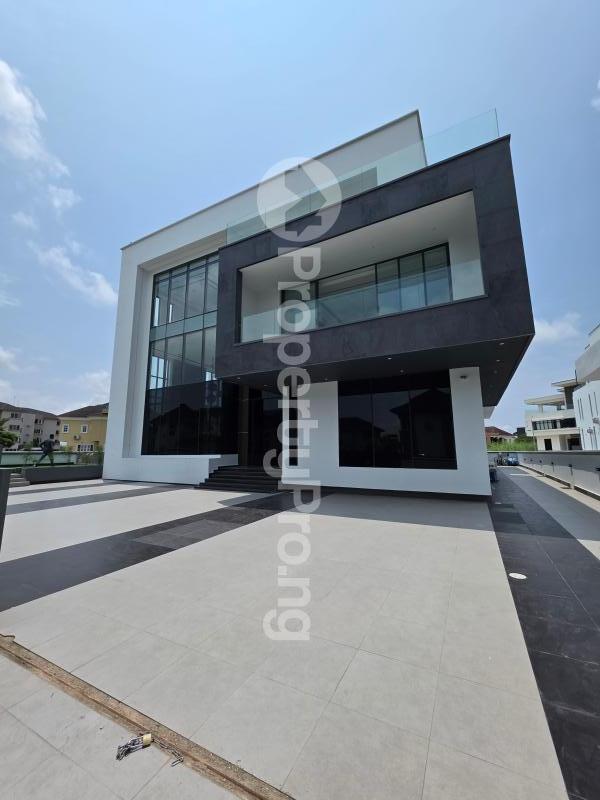 5 bedroom House for sale Pinnock Beach Estate, Osapa london Lekki Lagos