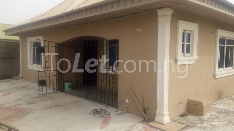 3 bedroom Flat / Apartment for rent   Bucknor Isolo Lagos