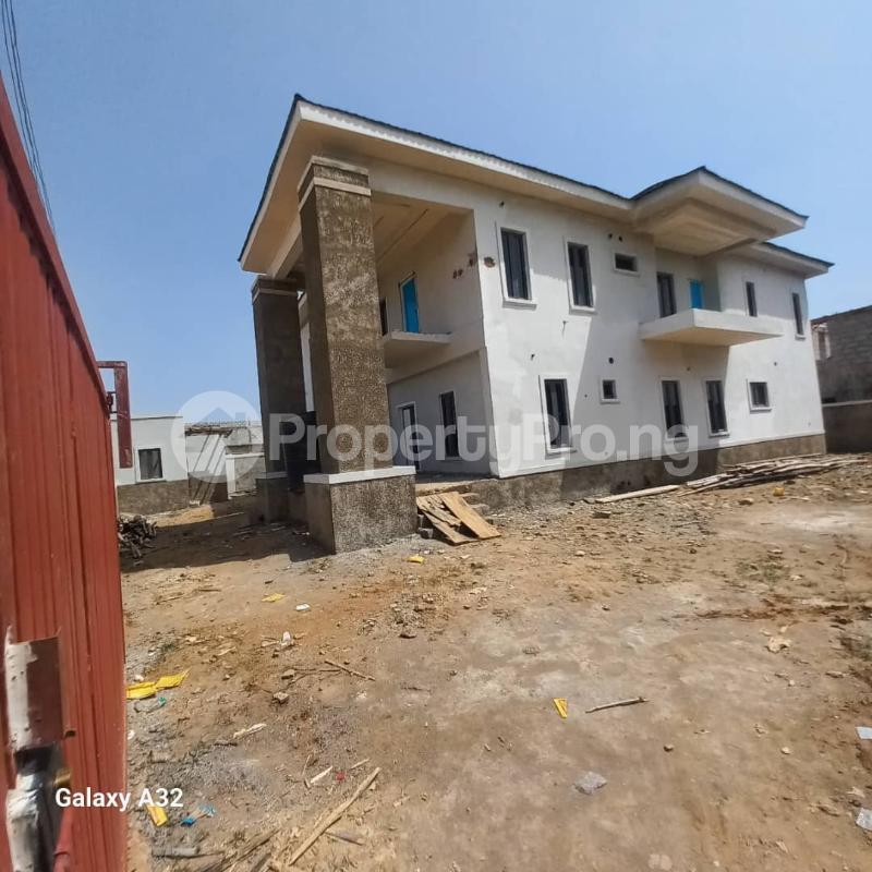 6 bedroom House for sale Behind Dunamis Church Lugbe Abuja