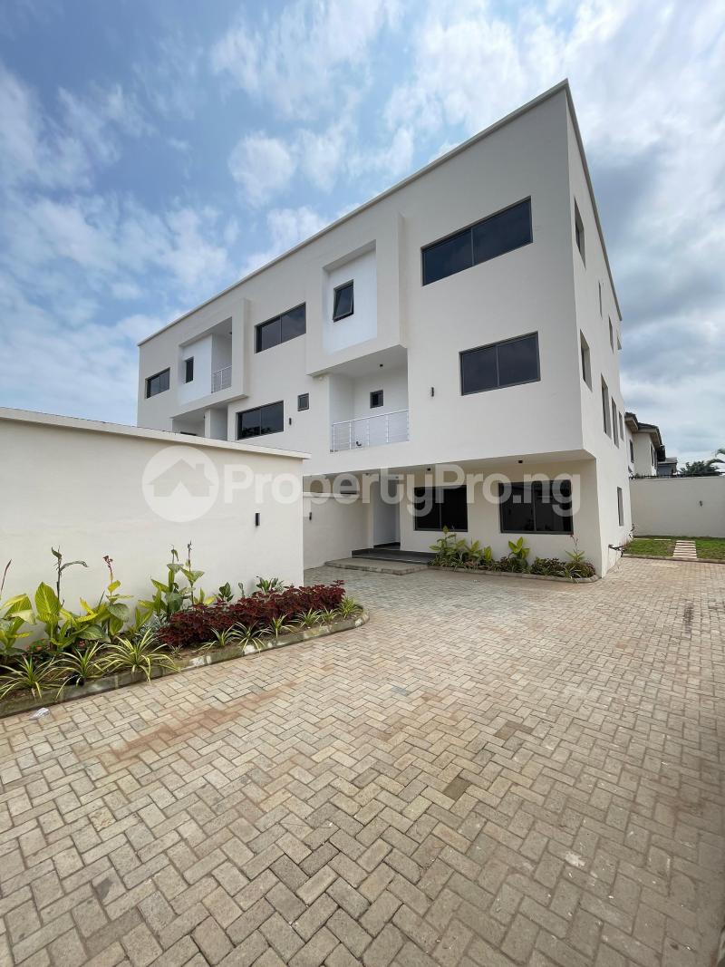 4 bedroom House for sale Coker Road Ilupeju Lagos