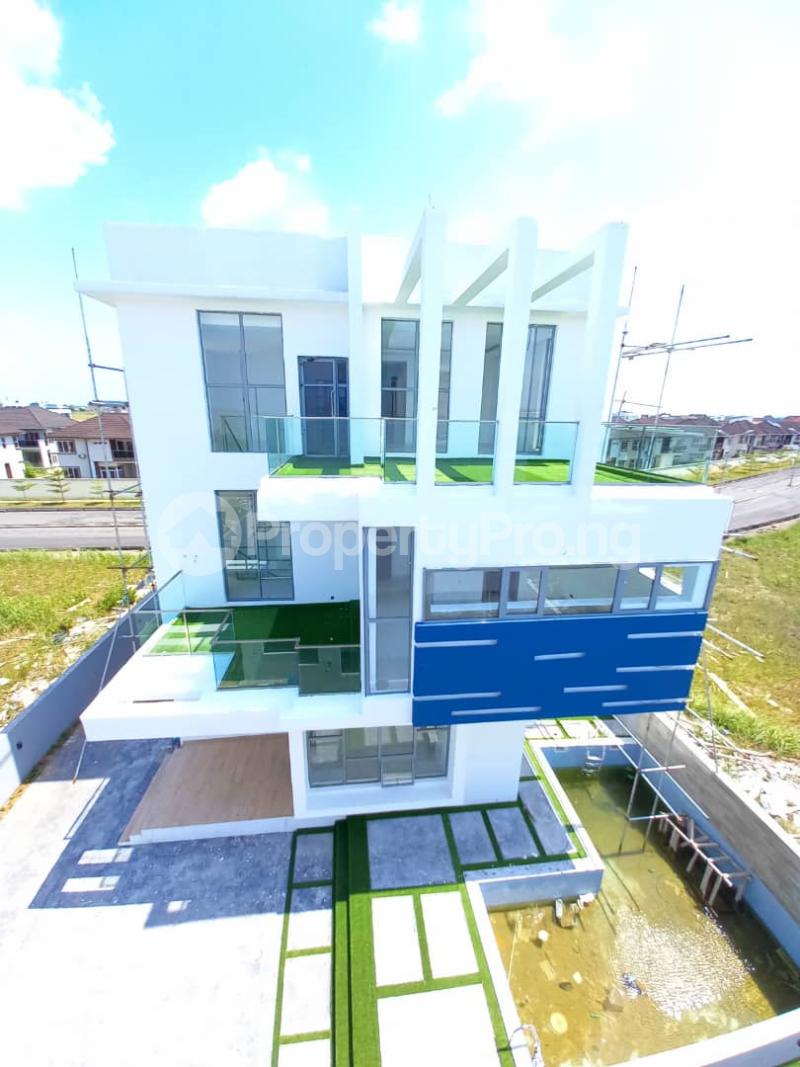 5 bedroom House for sale Pinnock Beach Estate Osapa london Lekki Lagos