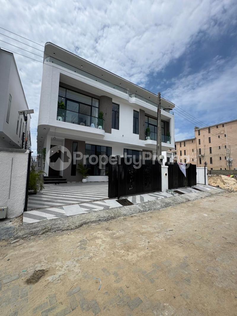 4 bedroom House for sale In A Secure Estate In Ikota Lekki Lagos