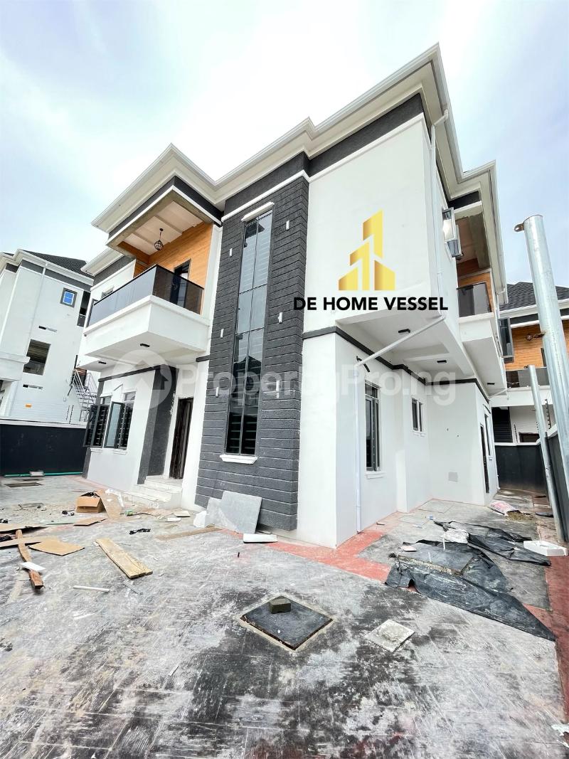 4 bedroom House for sale 2nd Toll Gate Lekki Lagos