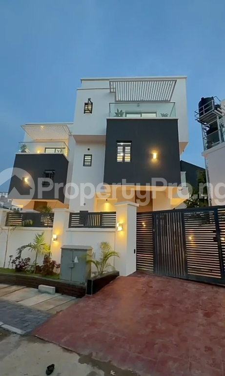 4 bedroom House for sale  Guzape Abuja