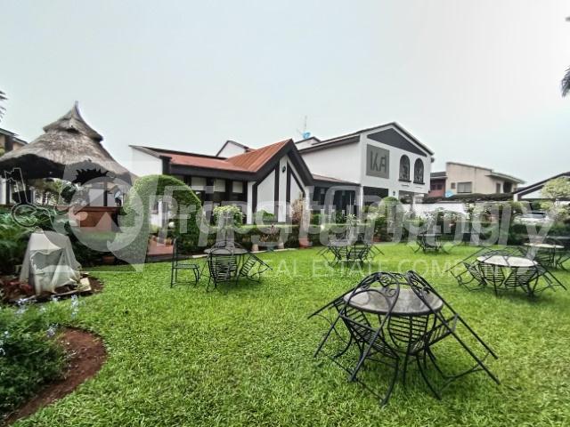 6 bedroom House for sale Alimosho Lagos