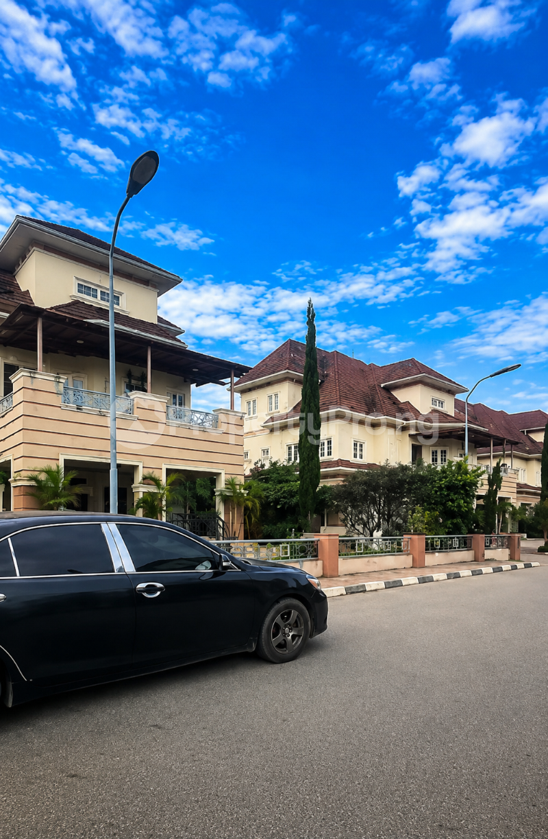 10 bedroom House for sale Maitama Abuja