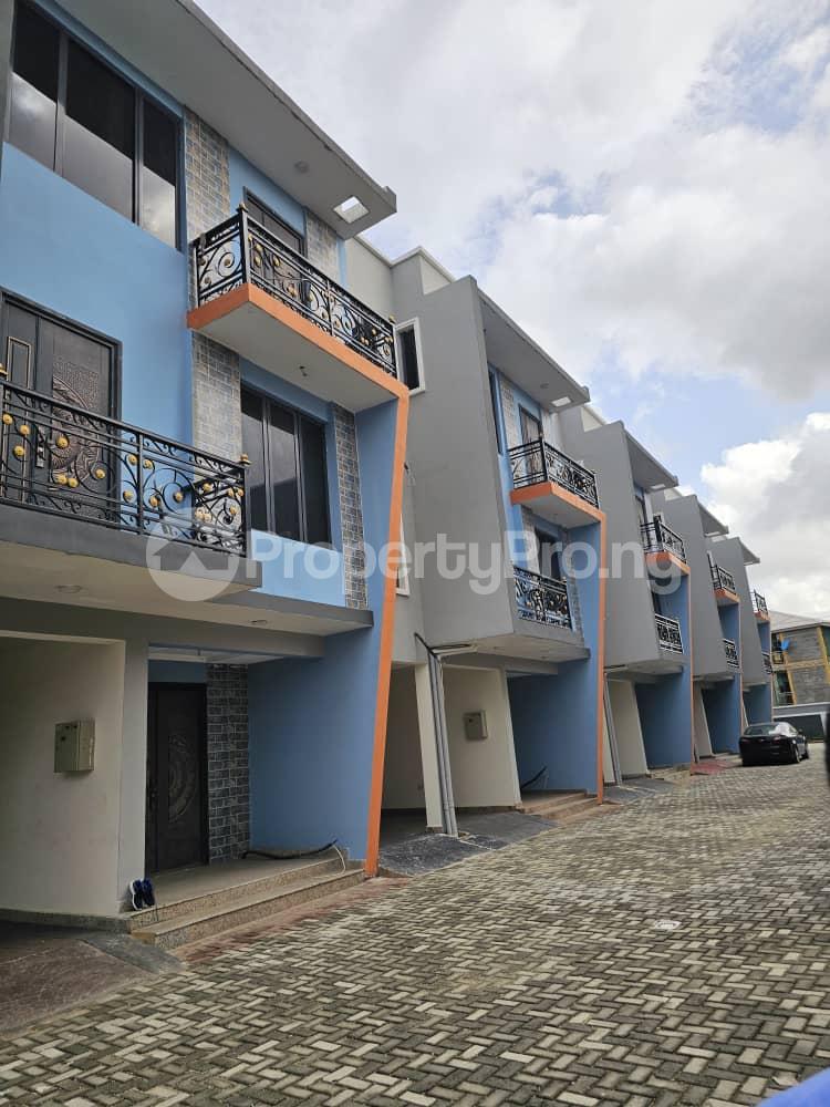 4 bedroom House for sale Surulere Lagos