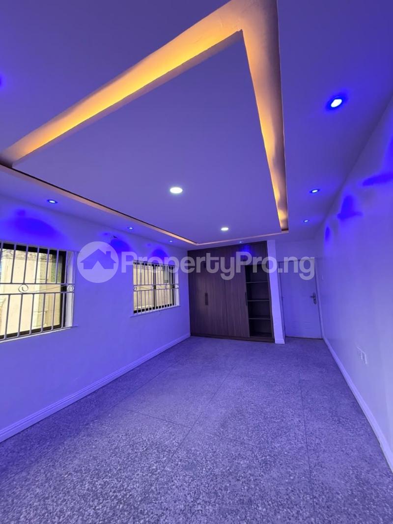 3 bedroom Flat / Apartment for rent Fadeyi Yaba Lagos