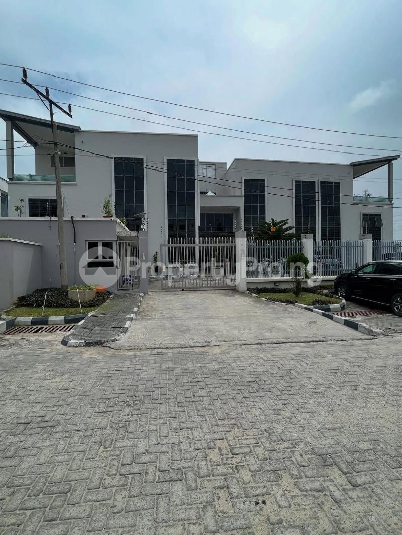 Commercial Property for rent The Property Located Within A Good Neighborhood Lekki Phase 1 Lekki Lagos