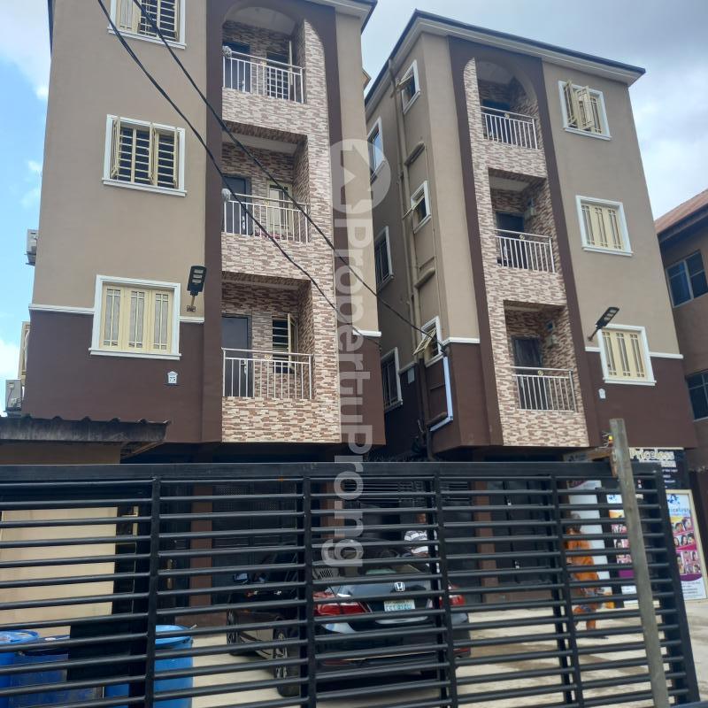 1 Bedroom Flat / Apartment in Adekunle Yaba Lagos Flat / Apartment