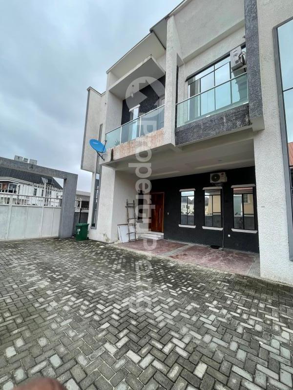 4 bedroom House for rent Ikota Lekki Lagos