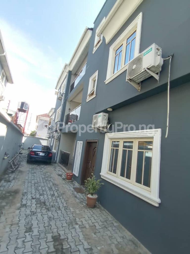 3 bedroom Flat / Apartment for rent Osapa london Lekki Lagos