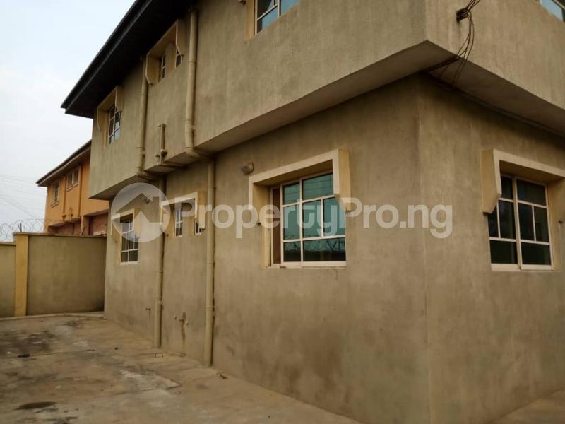 3 bedroom Flat / Apartment for rent Olorunlogbon Area, 2nd Gate Airport, Egbeda Oyo - 0