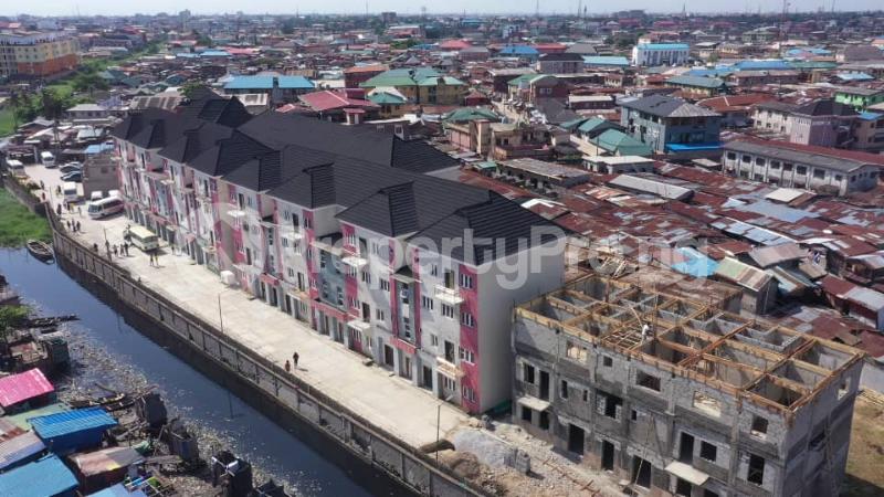 4 bedroom House for sale Makoko Yaba Lagos - 0