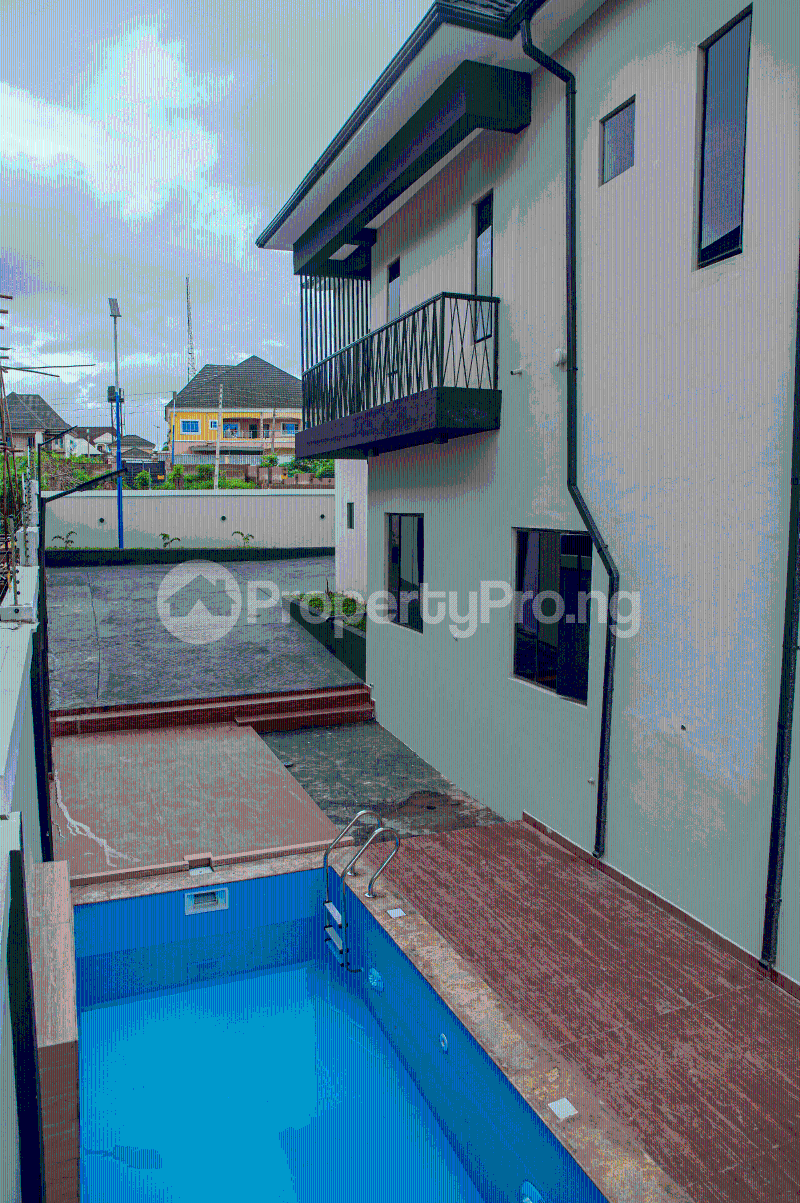 5 bedroom House for sale 4th Avenue, 3rd Close, Federal Housing Estate (malaysia Estate) Oshimili North Delta