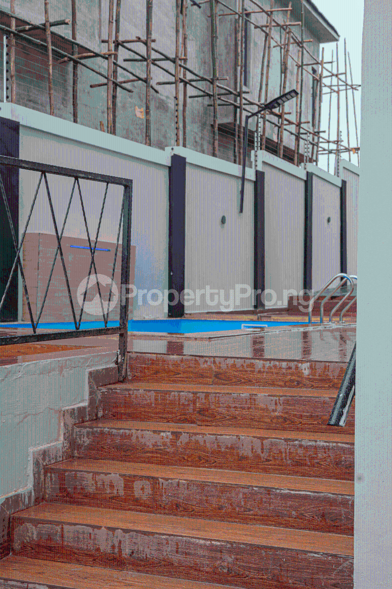 5 bedroom House for sale 4th Avenue, 3rd Close, Federal Housing Estate (malaysia Estate) Oshimili North Delta