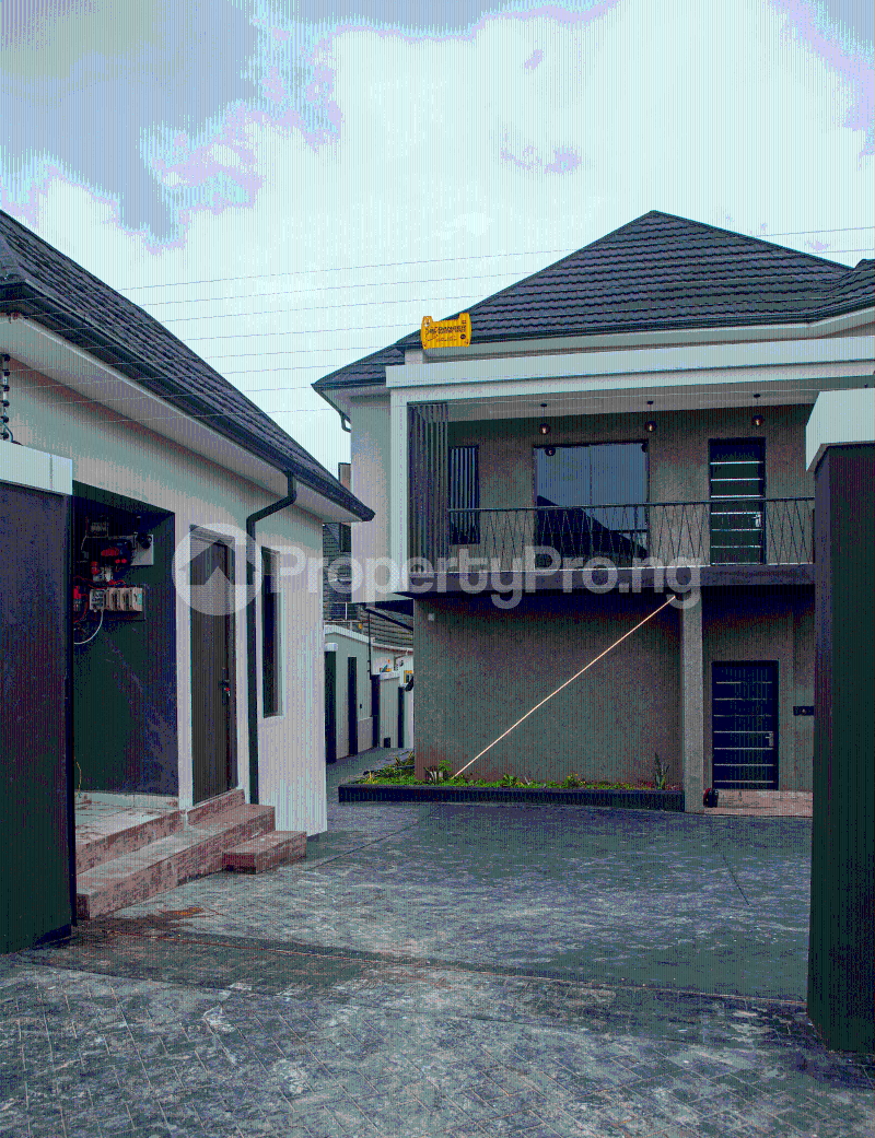 5 bedroom House for sale 4th Avenue, 3rd Close, Federal Housing Estate (malaysia Estate) Oshimili North Delta