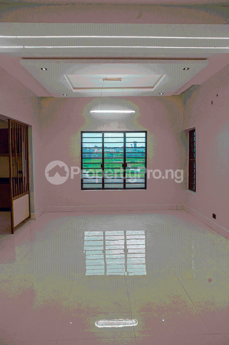 5 bedroom House for sale 4th Avenue, 3rd Close, Federal Housing Estate (malaysia Estate) Oshimili North Delta