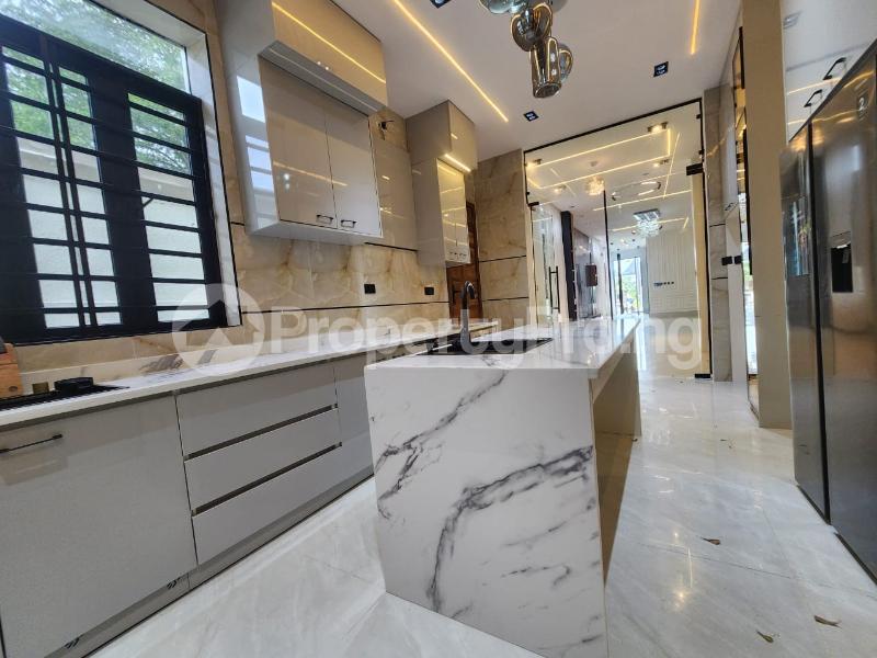 5 bedroom House for sale 2nd Toll Gate Lekki Lagos