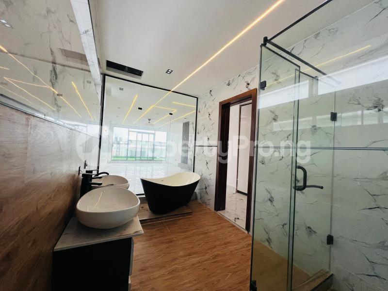 5 bedroom House for sale 2nd Toll Gate Lekki Lagos
