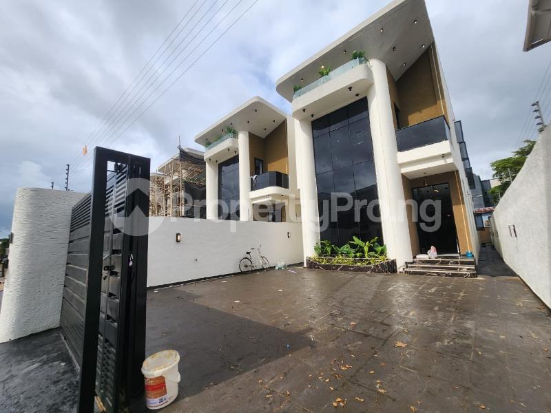 5 bedroom House for sale 2nd Toll Gate Lekki Lagos
