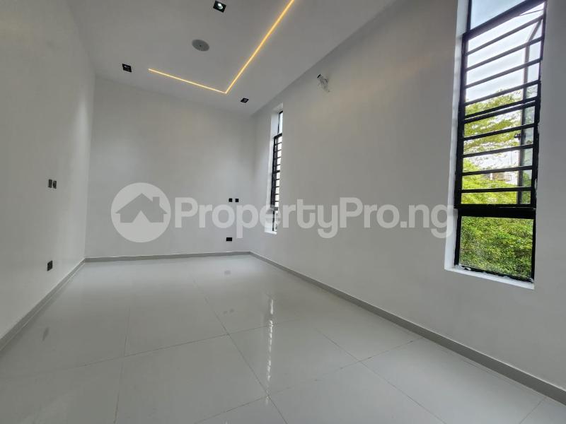 5 bedroom House for sale 2nd Toll Gate Lekki Lagos