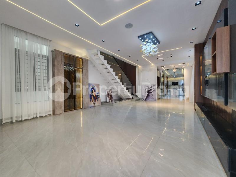 5 bedroom House for sale 2nd Toll Gate Lekki Lagos