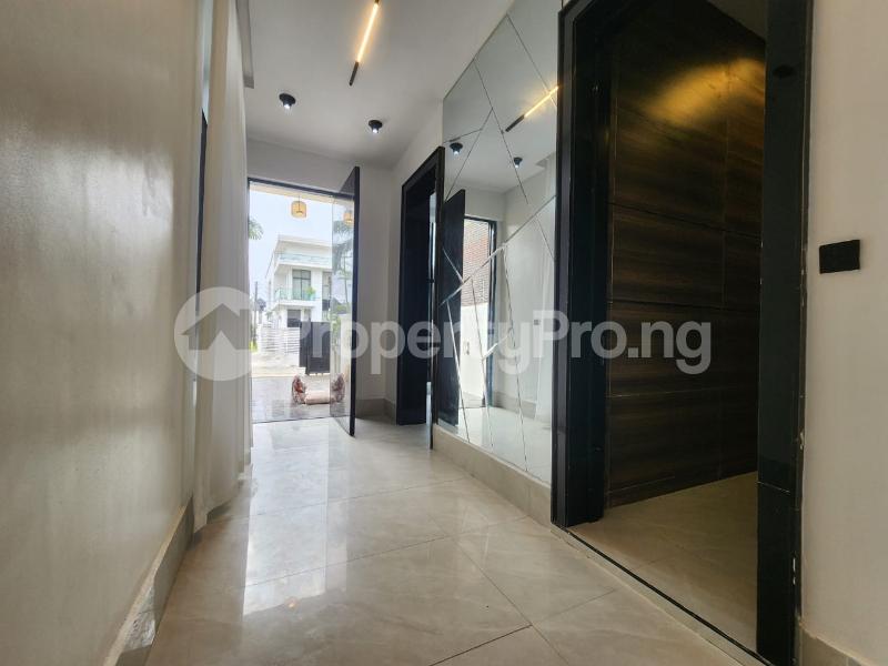 5 bedroom House for sale 2nd Toll Gate Lekki Lagos