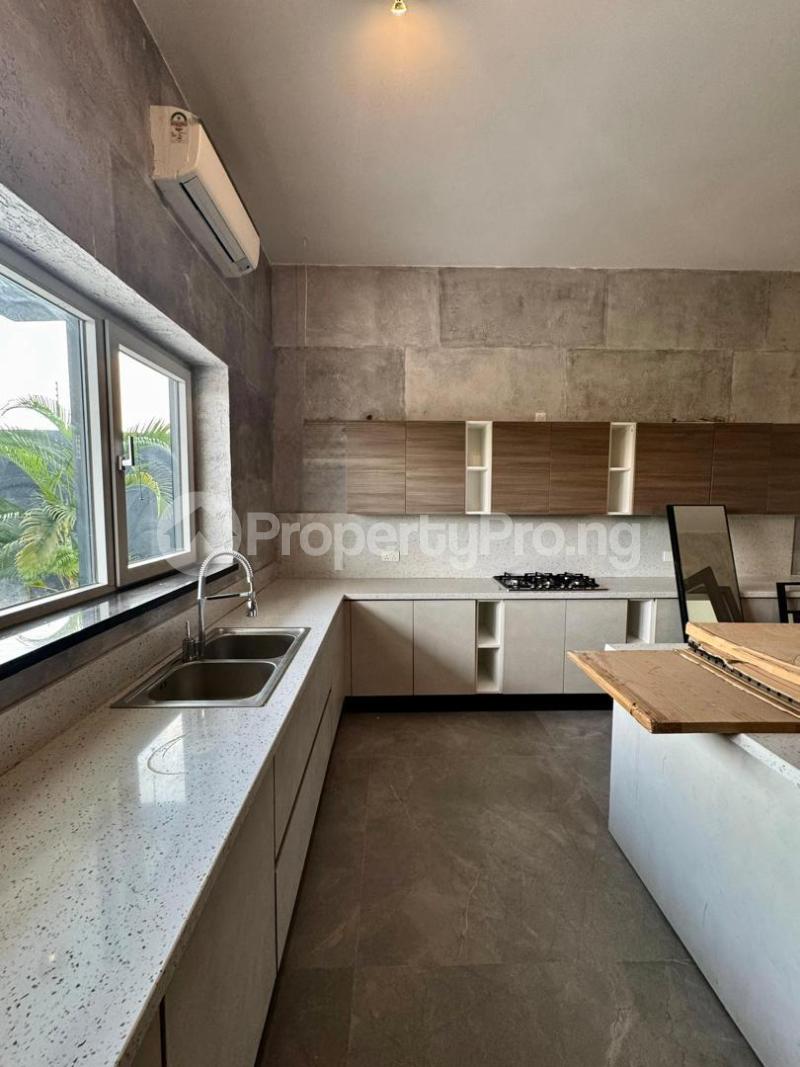 5 bedroom House for sale Diplomatic Zone Katampe Ext Abuja