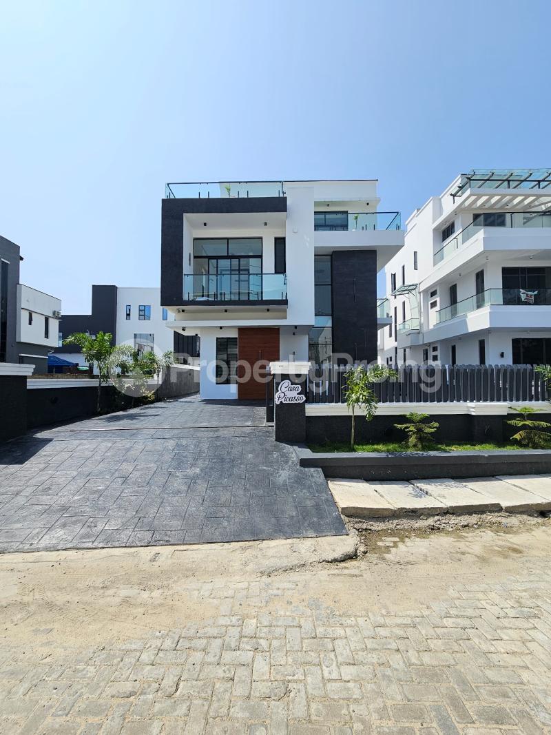 5 bedroom House for sale D I Ikota Lekki Lagos