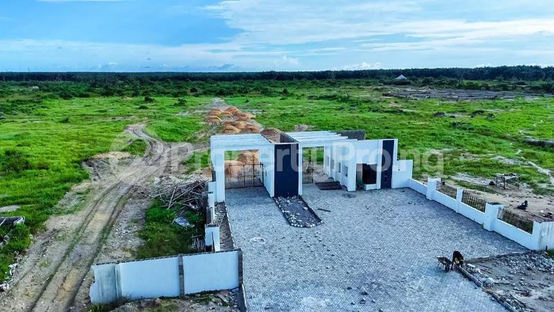 Land for sale Eleranigbe/ *ajé Gardens Estate / Along Lekki Epe Expressway Pan Atlantic University Eleranigbe Ibeju-Lekki Lagos
