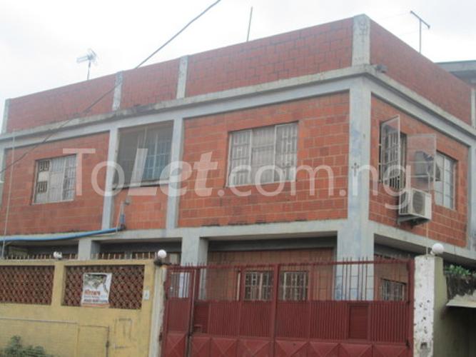 3 bedroom Flat / Apartment for rent 13, Salako Street, Mafoluku Oshodi Expressway Oshodi Lagos