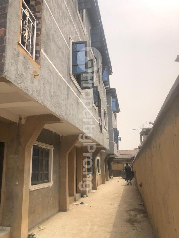 2 bedroom House for rent Iwaya Yaba Lagos