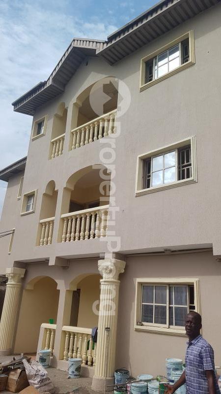 3 bedroom Flat / Apartment for rent Oni Street Randle Avenue Surulere Lagos