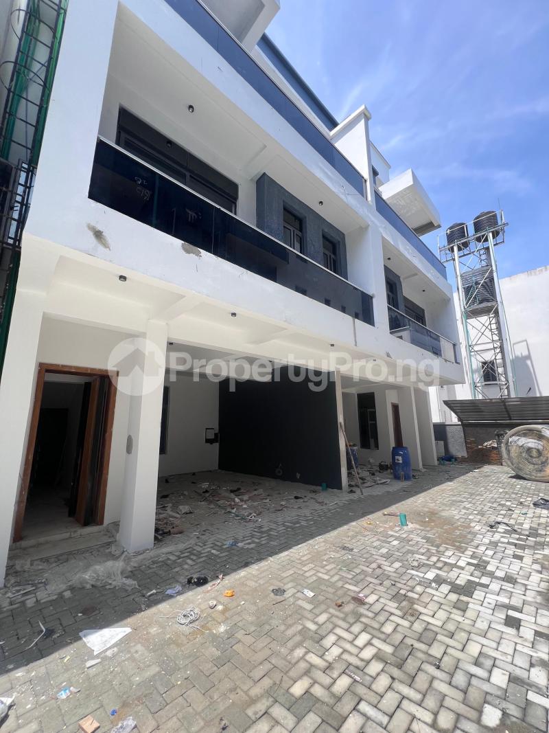 4 bedroom Flat / Apartment for sale  Ologolo Lekki Lagos