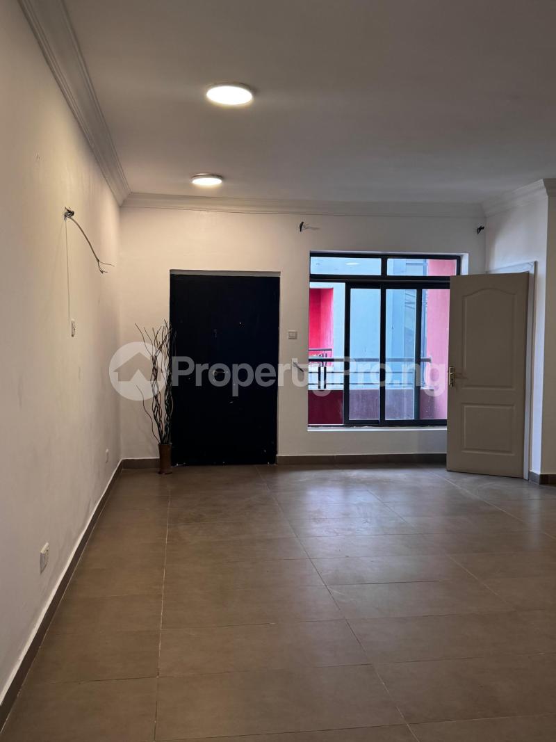 3 bedroom Flat / Apartment for rent ONIRU Victoria Island Lagos