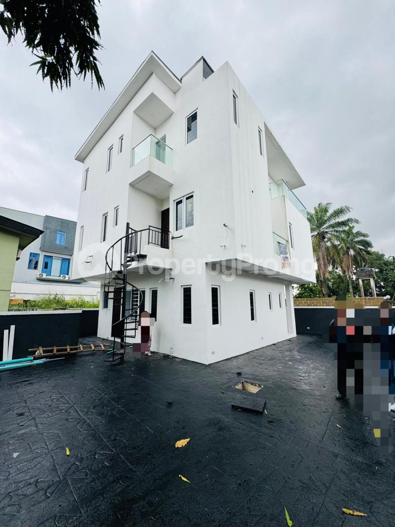 4 bedroom House for sale Adeniyi Jones Ikeja Lagos