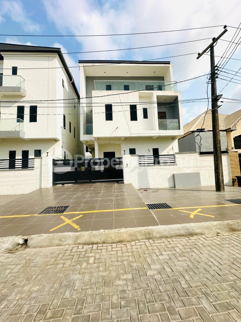 4 bedroom House for sale Amuwo Odofin Lagos