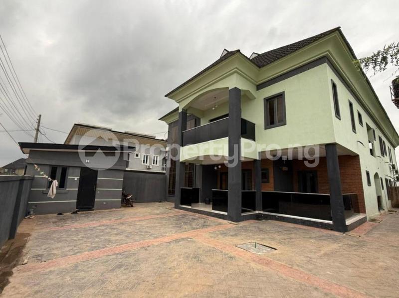 House for sale Close To Igando Bus Stop, Igando Isheri Road Igando Ikotun/Igando Lagos