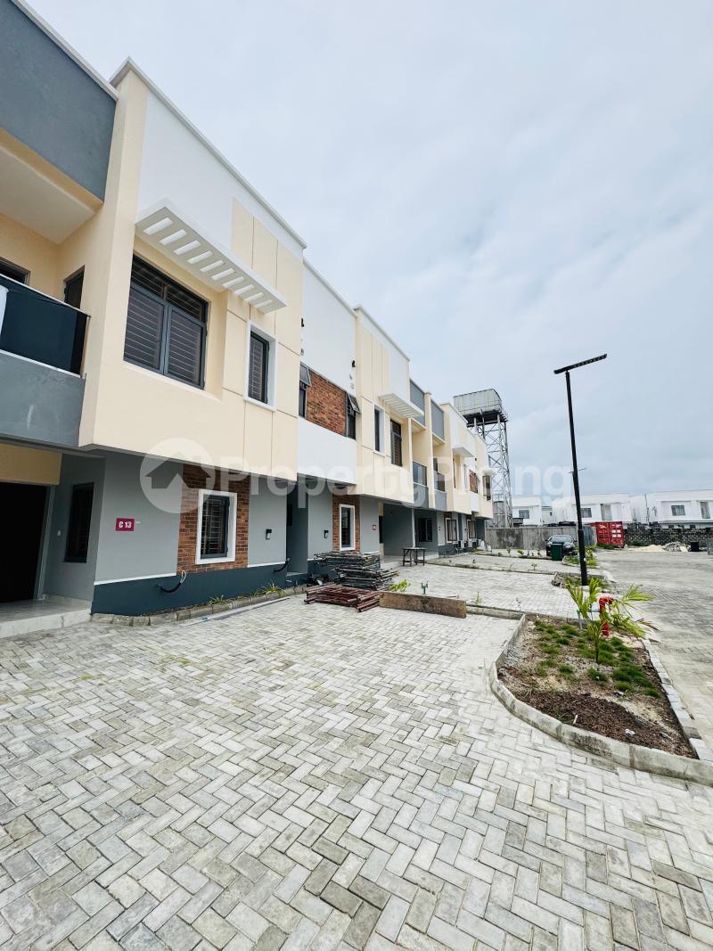 4 bedroom House for sale Conservation Road Chevron Toll Gate Lekki Lagos