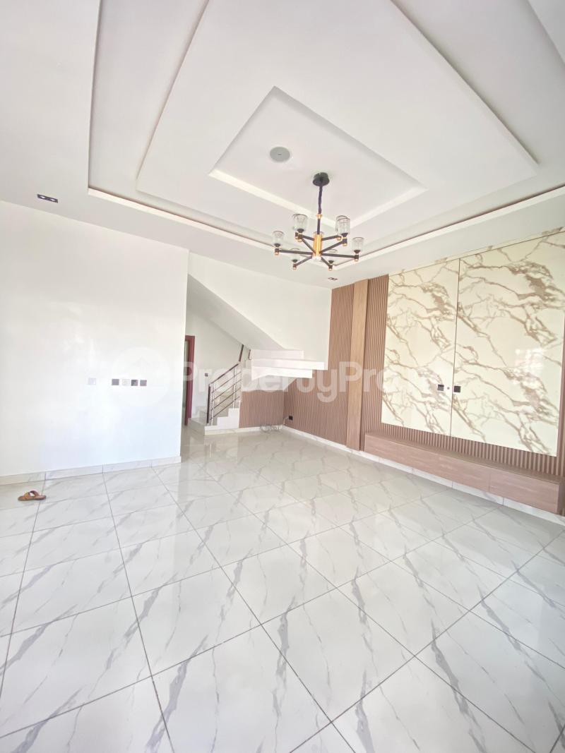 4 bedroom Flat / Apartment for sale Ikota Gra Ajah Lagos