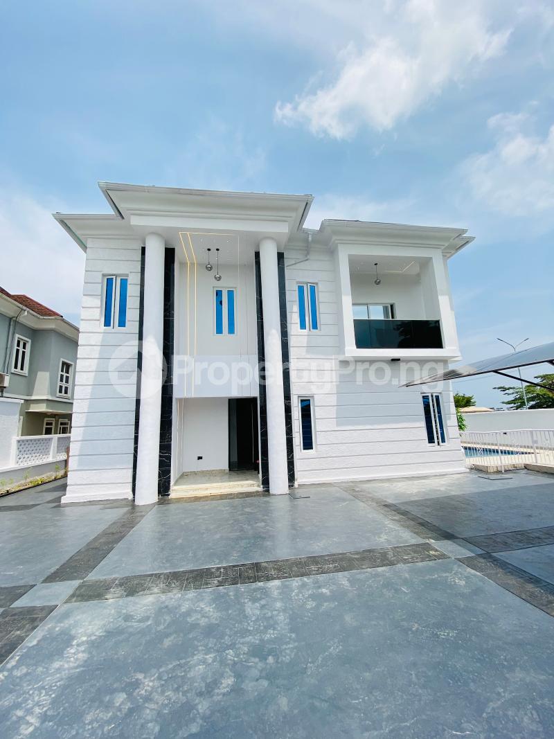 5 bedroom House for sale Pinnock Beach Estate, Osapa london Lekki Lagos
