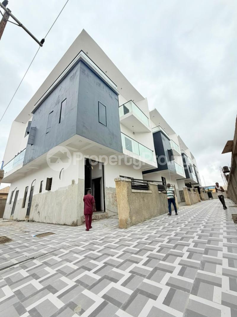 5 bedroom House for sale Amuwo Odofin Lagos