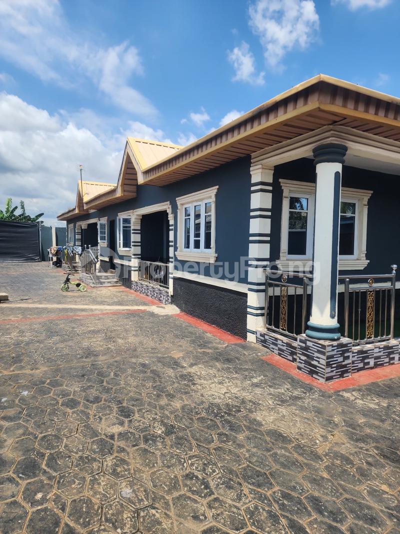 5 bedroom House for sale Agbalumo, Close To The Express And Close To Oreyo, Igbogbo Bayeku Local Government Igbogbo Ikorodu Lagos - 0