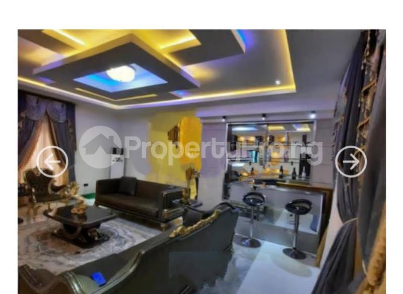 5 bedroom House for sale Emirald Street chevron Lekki Lagos