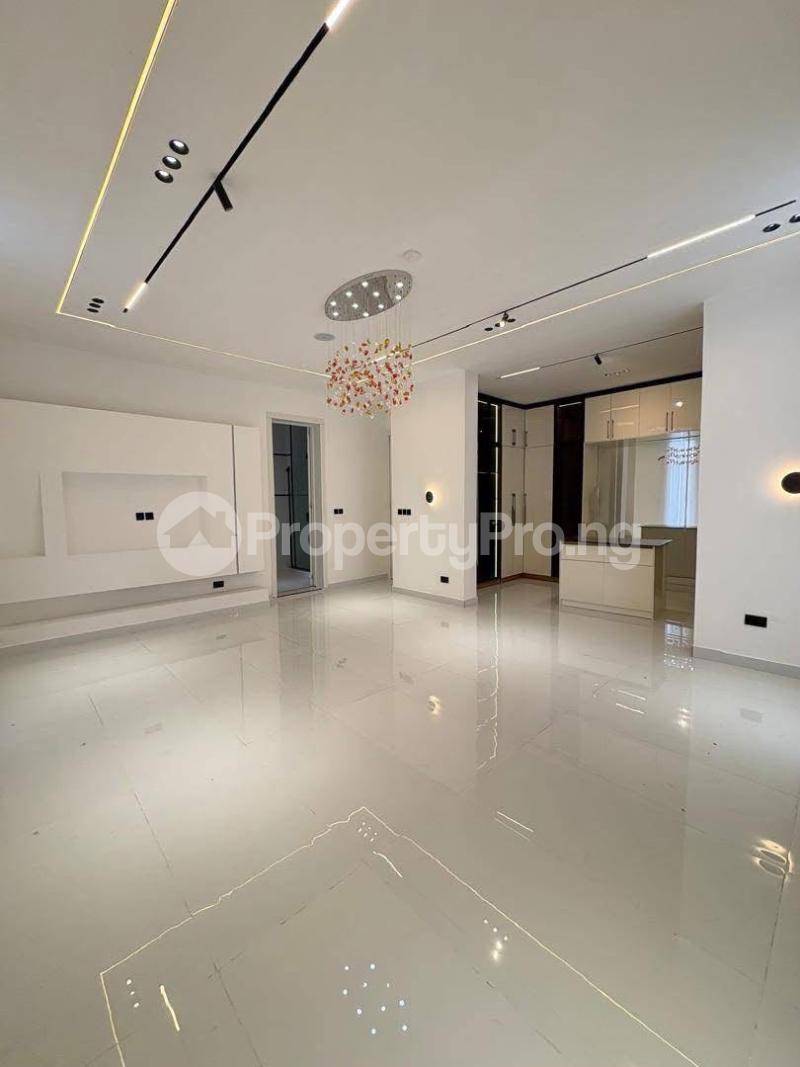 6 bedroom House for sale Osapa london Lekki Lagos