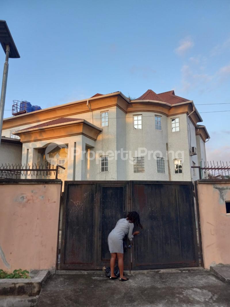 House for sale Williams Avenue Alaka/Iponri Surulere Lagos