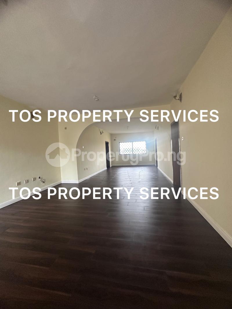 3 bedroom Flat / Apartment for rent Sabo Alagomeji, Yaba, Lagos. Alagomeji Yaba Lagos