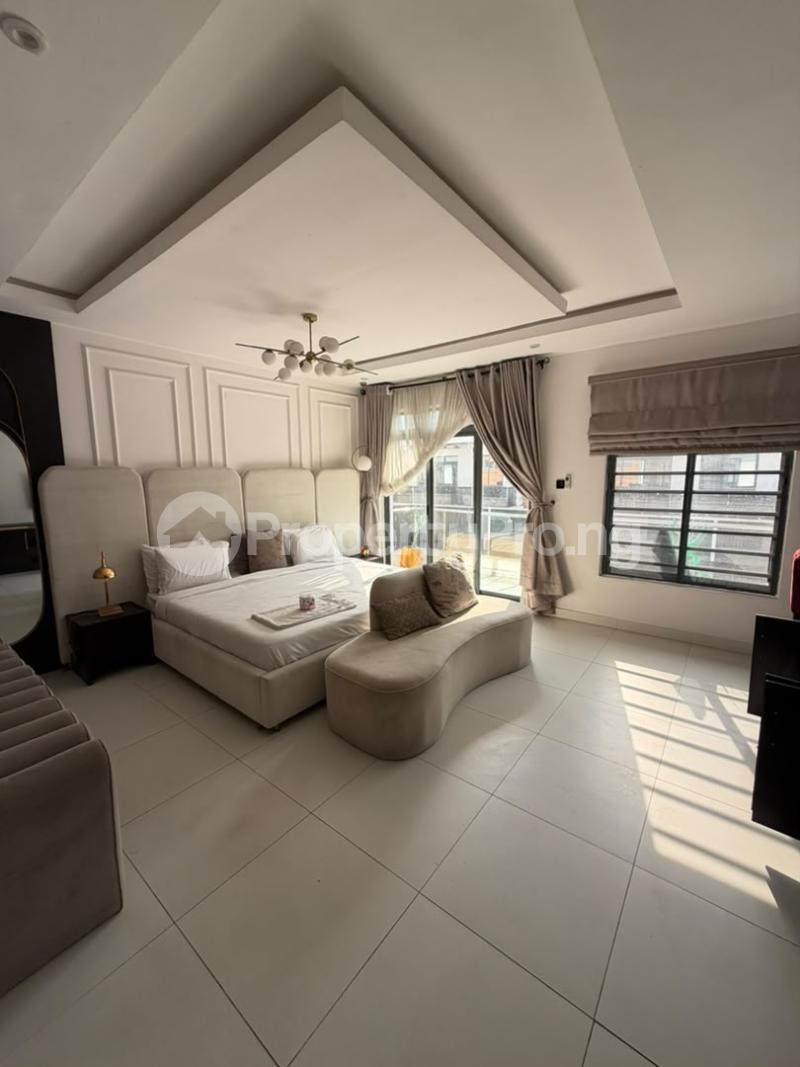 1 bedroom Flat / Apartment for rent In Well Secured Estate Ologolo Lekki Lagos