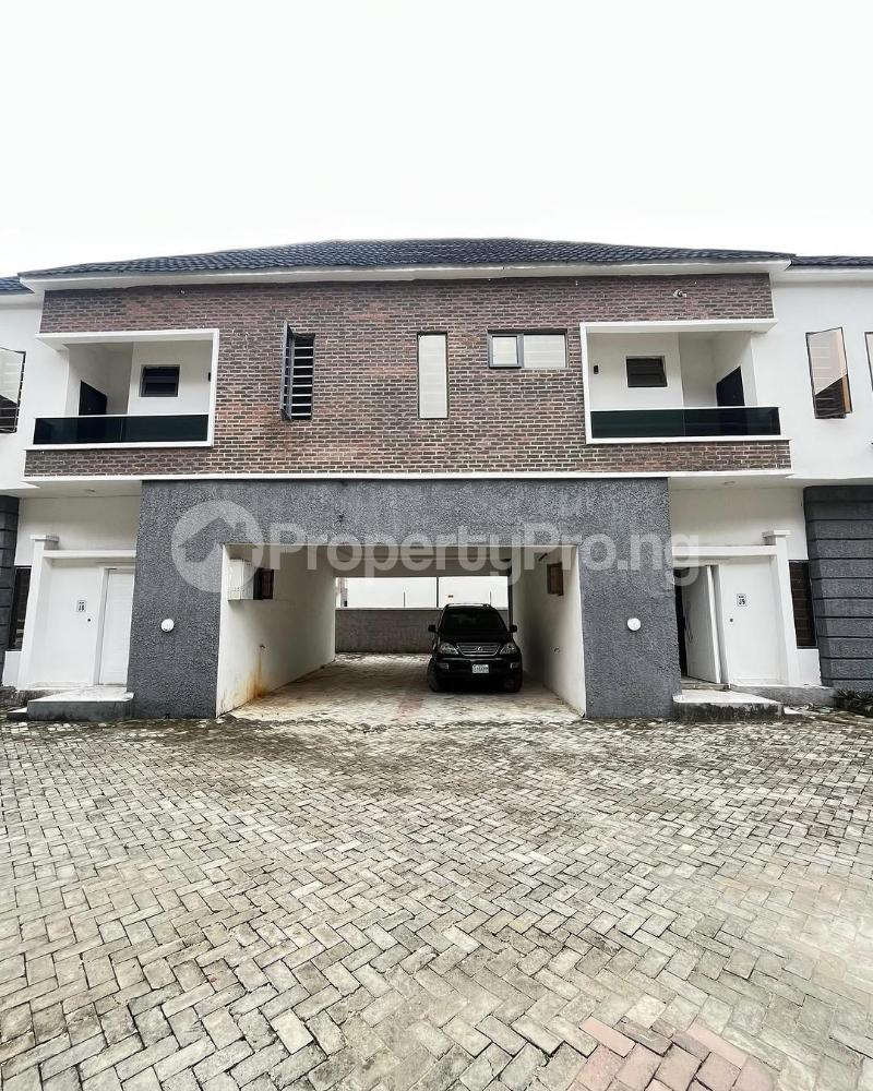 4 bedroom House for sale 2nd Toll Gate Lekki Lagos